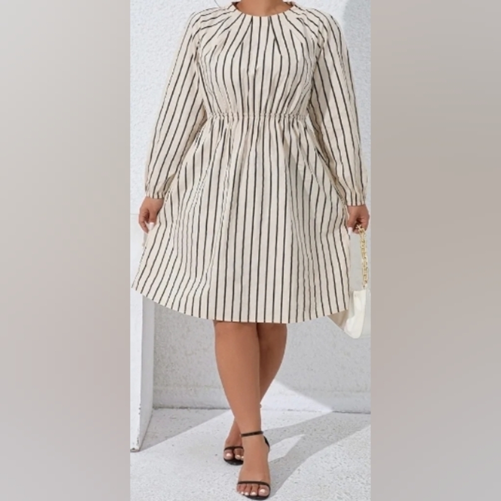 SHEIN CURVE 2XL SHORT DRESS LONG SLEEVES BEIGE WITH BLACK STRIPES